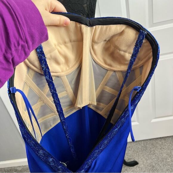 Sz 14(46 EUR) Giorgio Armani Cobalt Blue Beaded 100% Silk Halter Gown NWT $7,950 - Picture 13 of 17